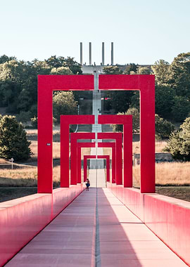 Red bridge of 12 columns
