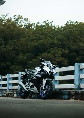 Yamaha R15