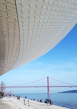 Art Museum Lisbon Bridge