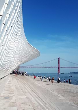 Art Museum Lisbon Bridge