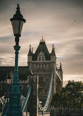 tower bridge sunset