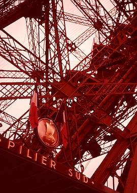 Eiffel Tower Pilier Sud