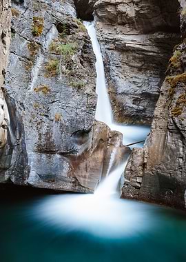 Jonston canyon falls Banff