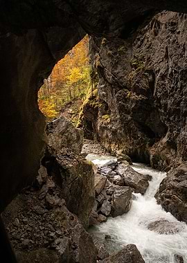 Underground water stream