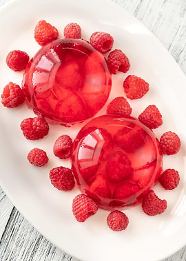Raspberry gelatin dessert