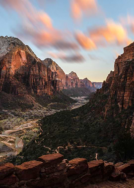 Rocky Cliffs Zion Park