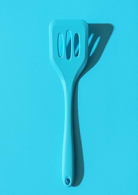 Blue spatula minimalist