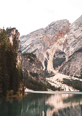 Scenic Lake Reflection