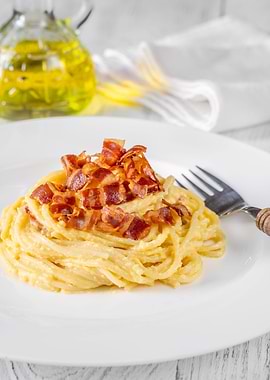 Portion of carbonara pasta