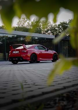 Red Toyota GT86