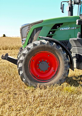 Tractor Fendt 824 Vario