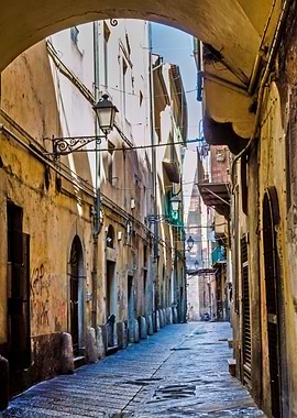 Narrow Italian Alleyway in Tuscany