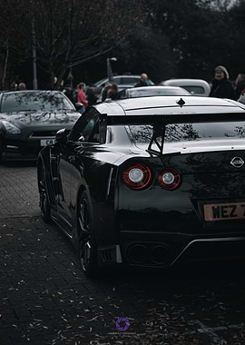 Black Nissan GTR