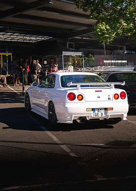 White Nissan Skyline R34