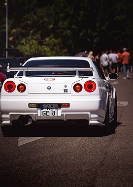White Nissan Skyline R34