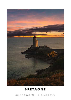 Lighthouse Sunset in Bretagne