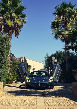 Maserati MC20 - Luxury Sports Car