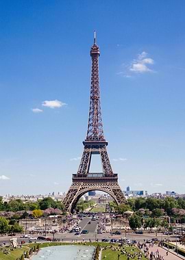 Eiffel Tower: Parisian Romance & Artistry