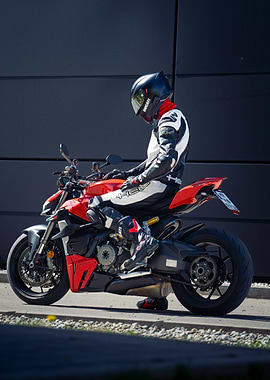 Ducati Streetfighter V2