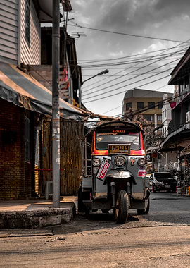 Tuk Tuk in Bangkok Alley