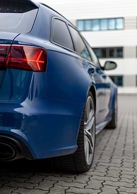 Blue Audi RS6 C7 Avant