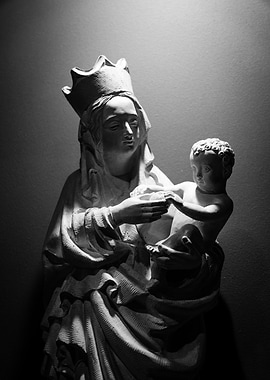 Madonna and Child Statue