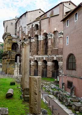 Ancient Roman Ruins and Architecture