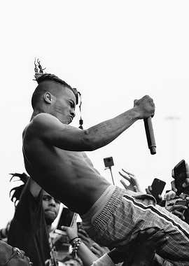 XXXTentacion performing