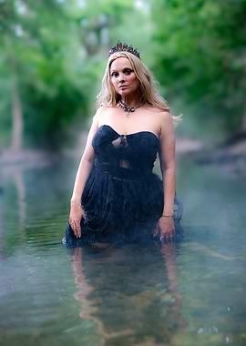 Queen in the Water