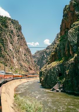 Train Through Royal Gorge
