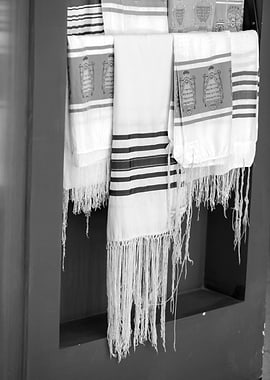 Tallitot in Black and White