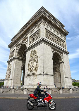 Arc de Triomphe with Scooter