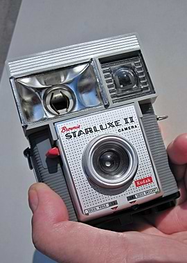 Vintage Kodak Brownie Starluxe II Camera