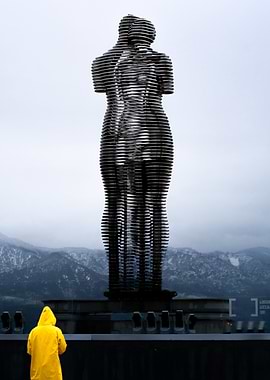 Ali and Nino Statue in Batumi