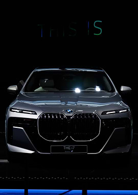 BMW i7 Front View