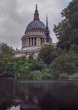 St. Paul's and the reflection pool