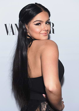 Ariel Winter portrait