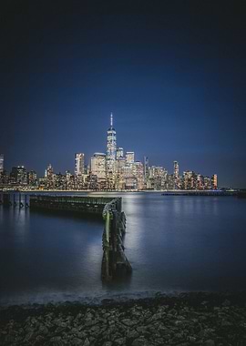 new york city skyline at night