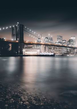 brooklyn bridge at night