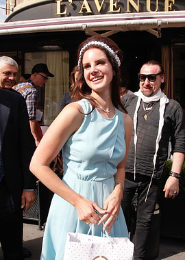 Lana Del Rey at L'Avenue