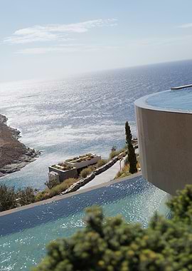 Luxury Resort Infinity Pool Overlooking Ocean