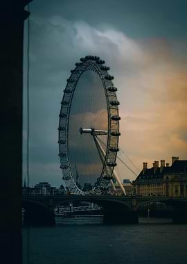 London Eye on a Cloudy Day