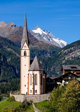 Heiliger Vinzenz Church in Heiligenblut, Austria