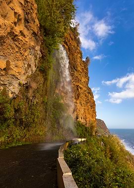 Waterfall Roadside Cliffside View, Cascata dos Anjos