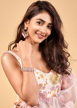 Pooja Hegde Portrait with Jewelry