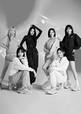 IVE Kpop Fashion Photo