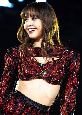 Lisa from Blackpink performing live