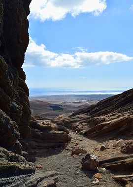 Las Grietas – Path Through Volcanic Stone