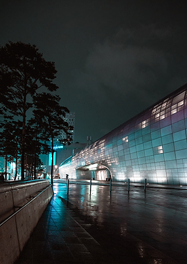 Dongdaemun Design Plaza at Night
