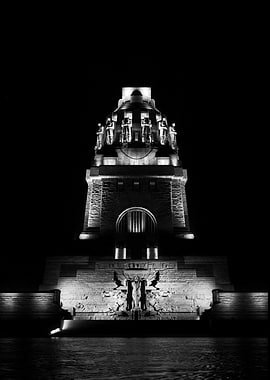 Völkerschlachtdenkmal at night